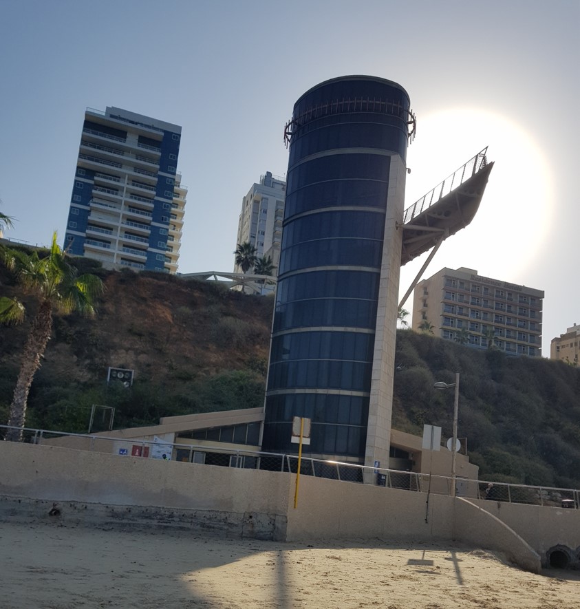 Elevator to the Sea in Netanya