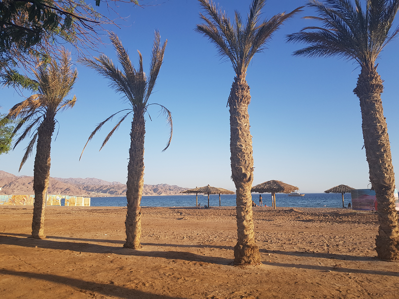 Mifrats HaShemesh Beach in Eilat | Backpack Israel